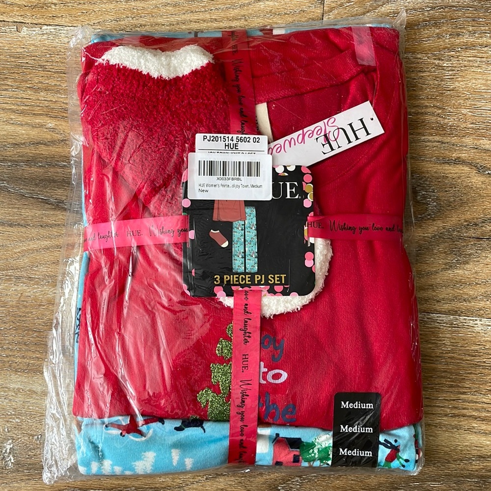 Hue Holiday Joy Town 3 Piece Christmas Pajama Set NWT